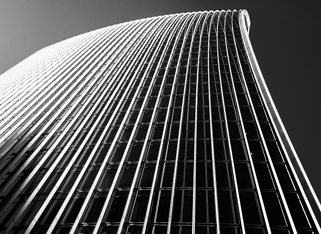 Gebäude mit Streifen