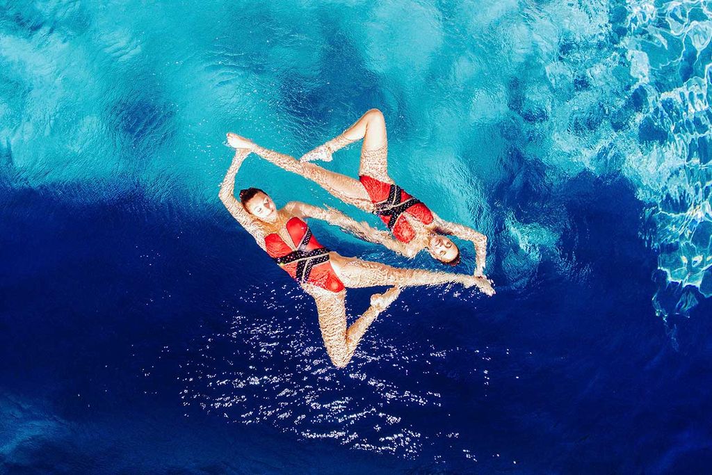 dive in pool